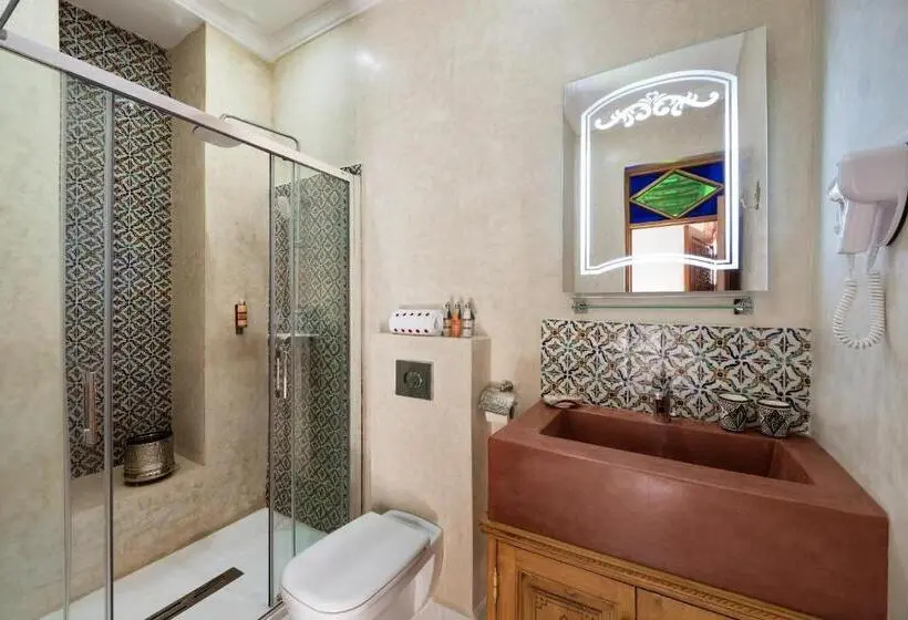 اتاق استاندارد, Emma S Riad