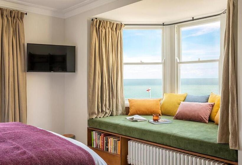 اتاق سوپریور با تخت بزرگ, Fort Road