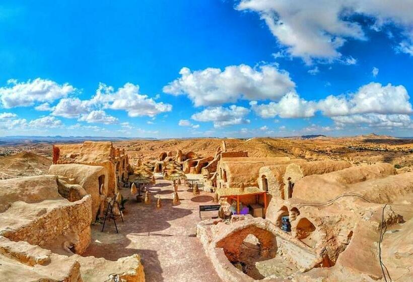 اتاق لوکس, Pansy