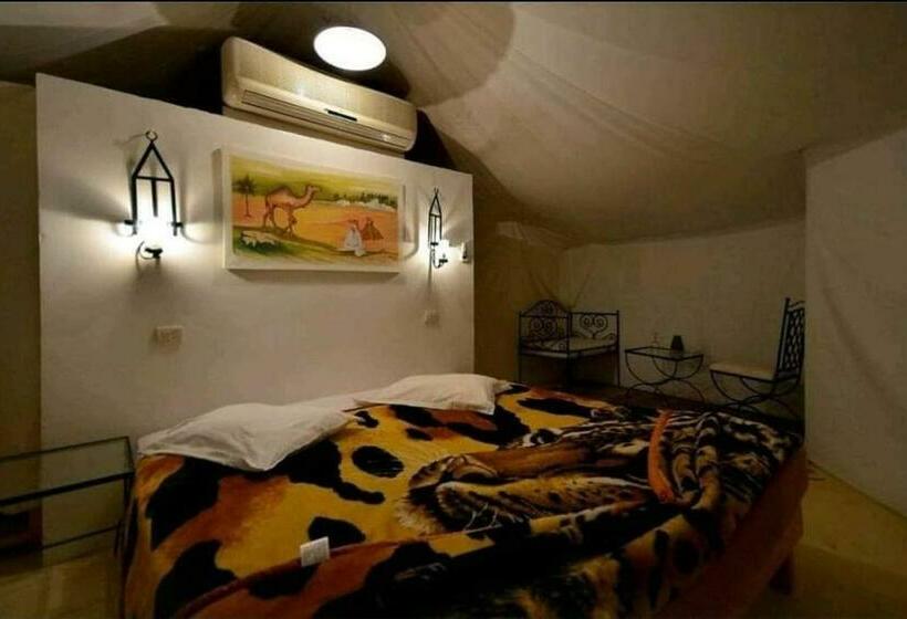 اتاق استاندارد چهار تخته, Pansy