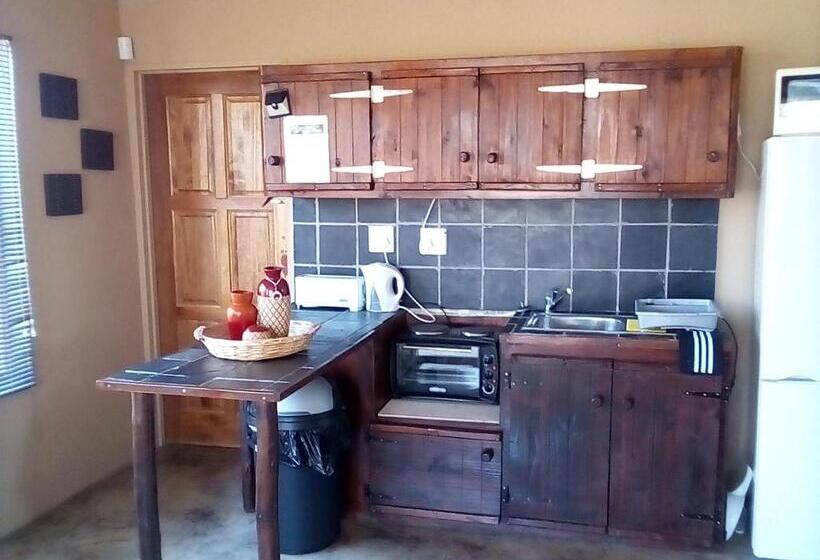 1 Bedroom Chalet, Nyani Lodge Dinokeng
