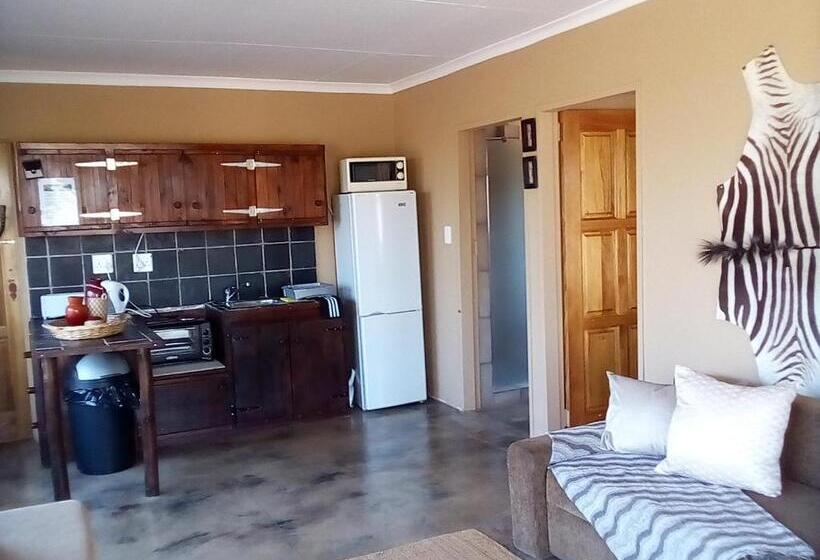 1 Bedroom Chalet, Nyani Lodge Dinokeng