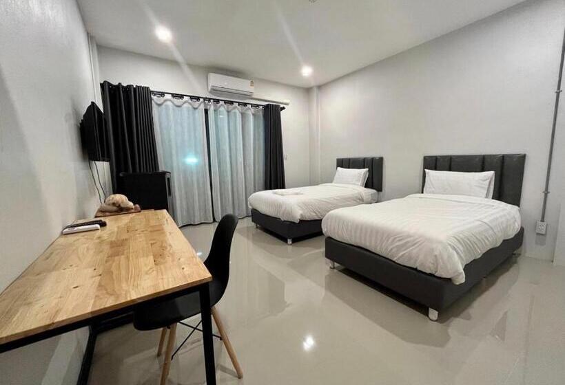 غرفة قياسية مزوَّدة بشُرفة, Life Hotel Rong Khun