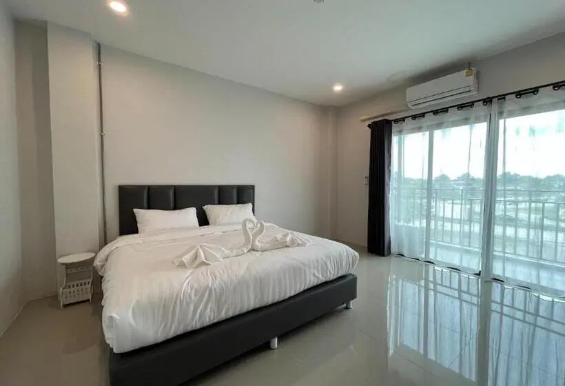 キングサイズベッドのデラックスルーム, Life Hotel Rong Khun