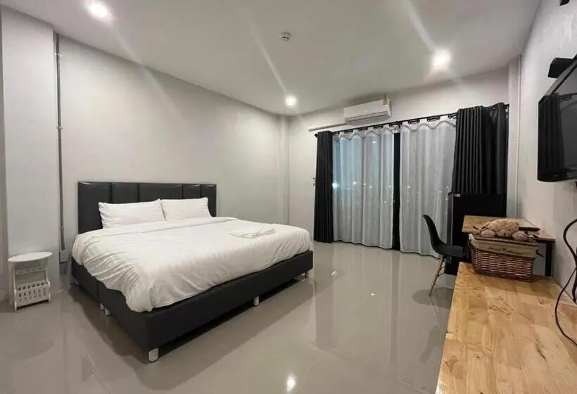キングサイズベッドのデラックスルーム, Life Hotel Rong Khun