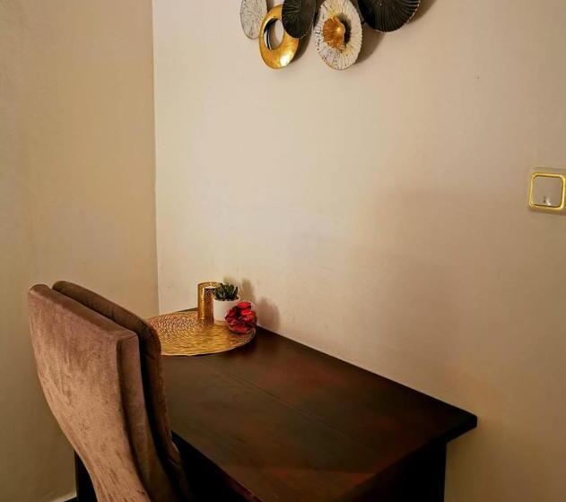 اتاق استاندارد, L Address