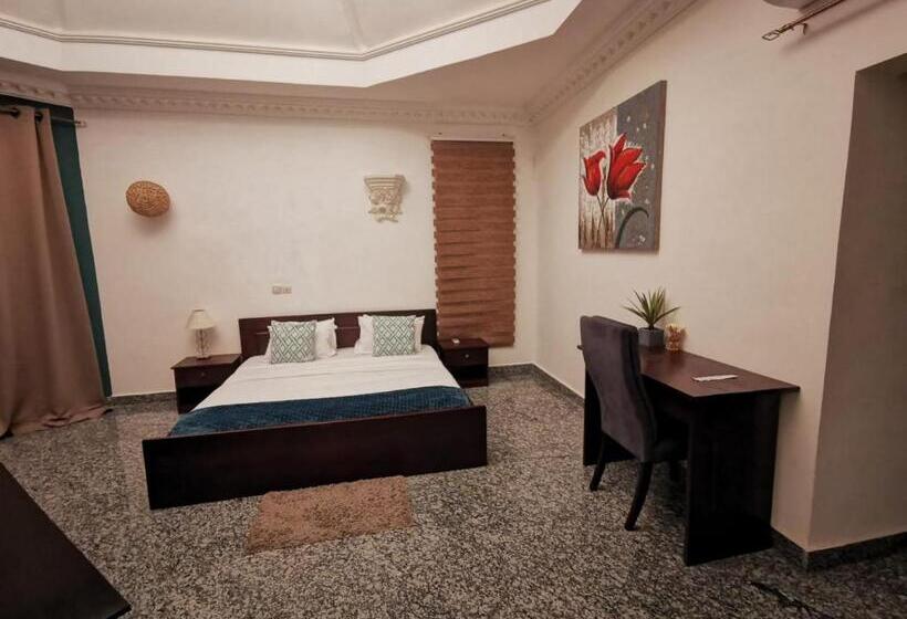 اتاق لوکس با تخت بزرگ, L Address