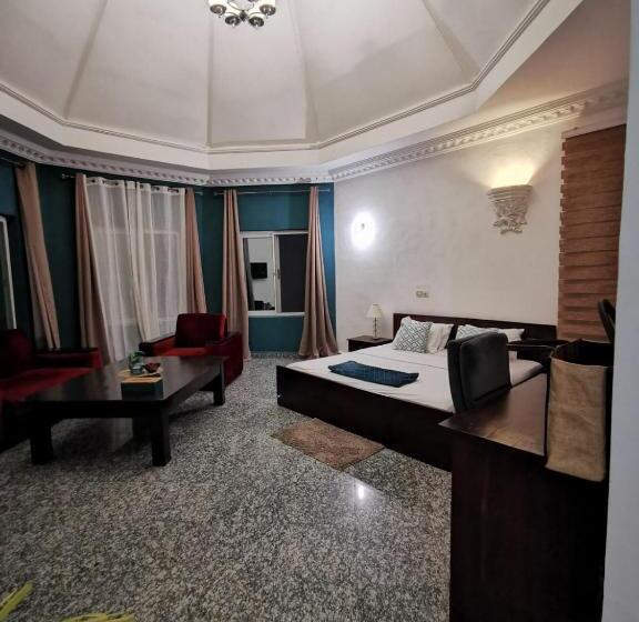 اتاق لوکس با تخت بزرگ, L Address