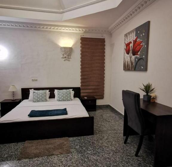 اتاق لوکس با تخت بزرگ, L Address