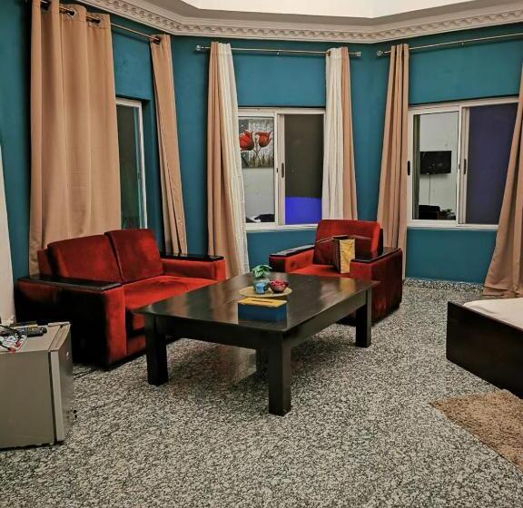 اتاق لوکس با تخت بزرگ, L Address