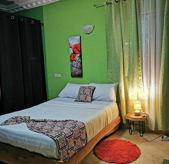 اتاق اکونومی, L Address