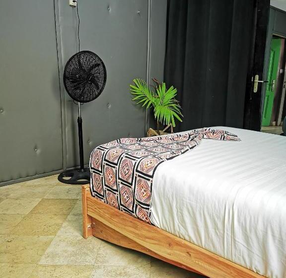 اتاق اکونومی, L Address