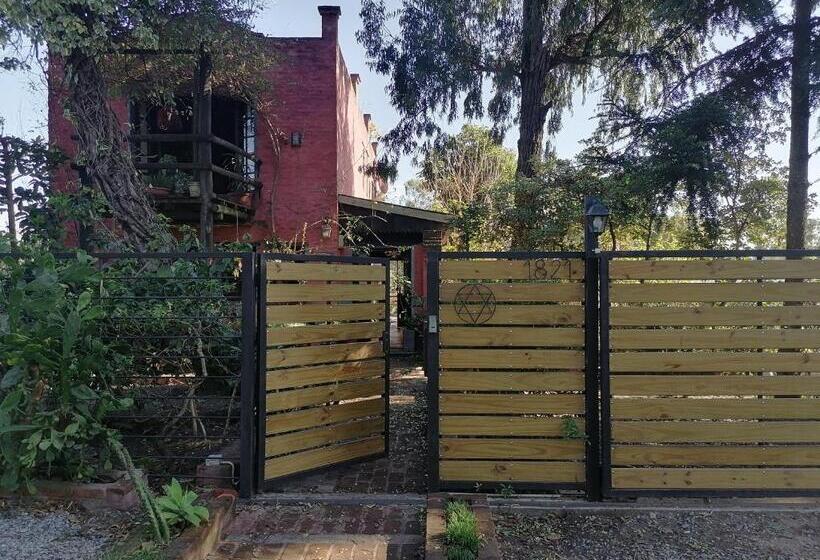 Номер Стандарт, La Estancia Hostel