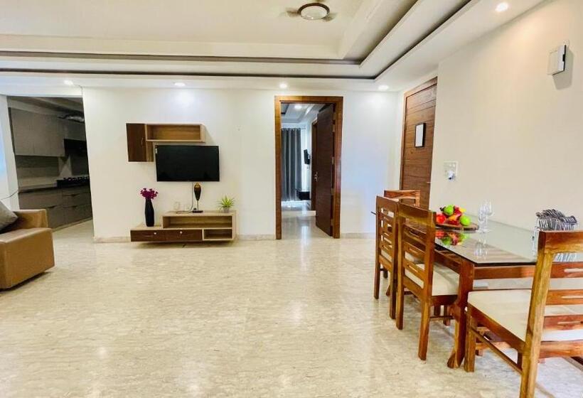 Huoneisto 3 Makuuhuonetta, Bedchambers Serviced Apartments, Ardee City