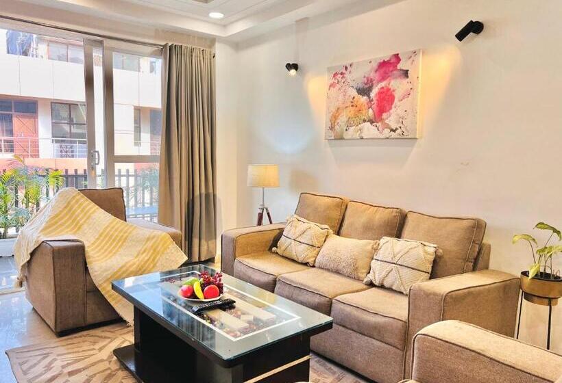 Huoneisto 3 Makuuhuonetta, Bedchambers Serviced Apartments, Ardee City