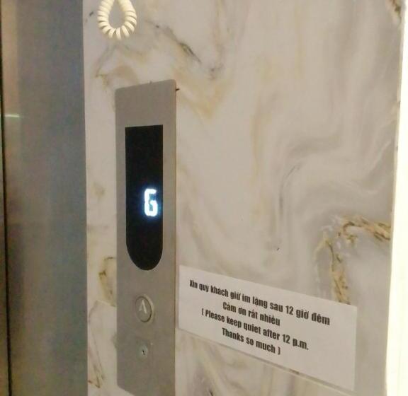 اتاق استاندارد, 102 House