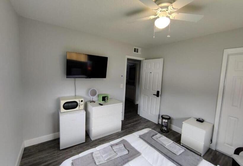 غرفة قياسية, Roosevelt Inn