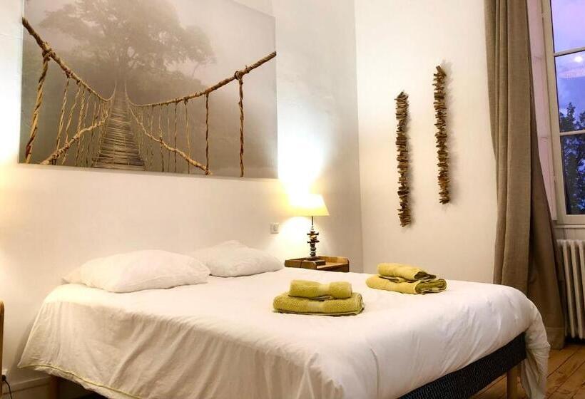 Номер Стандарт Вид на Сад, Château Fauchey