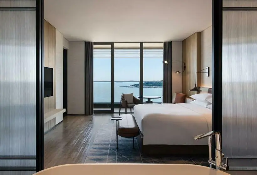 キングサイズベッドのデラックススイート, Sheraton Ningbo Xiangshan Resort