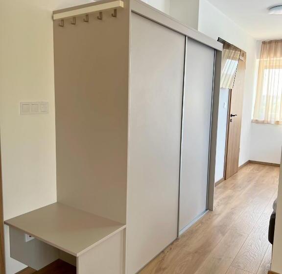 スタンダードトリプルルーム, Panoráma Apartman Mogyoród