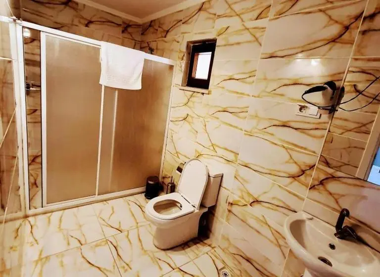 バルコニー付きスタンダードルーム, Beyazev Buti̇k Otel Maşuki̇ye