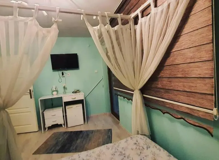 バルコニー付きスタンダードルーム, Beyazev Buti̇k Otel Maşuki̇ye