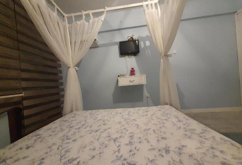 اتاق استاندارد با بالکن, Beyazev Buti̇k Otel Maşuki̇ye