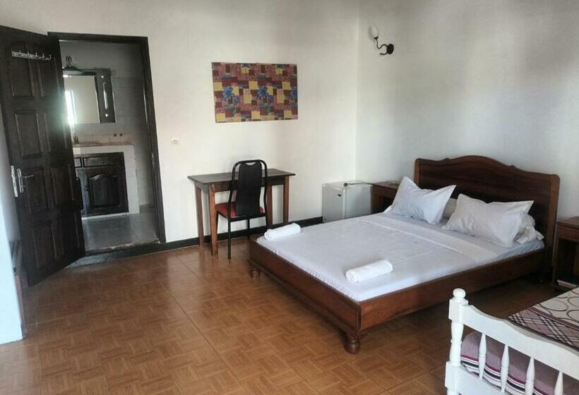 Családi Szoba, Lotus