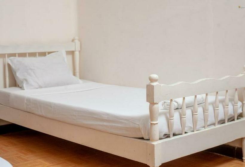 Családi Szoba, Lotus