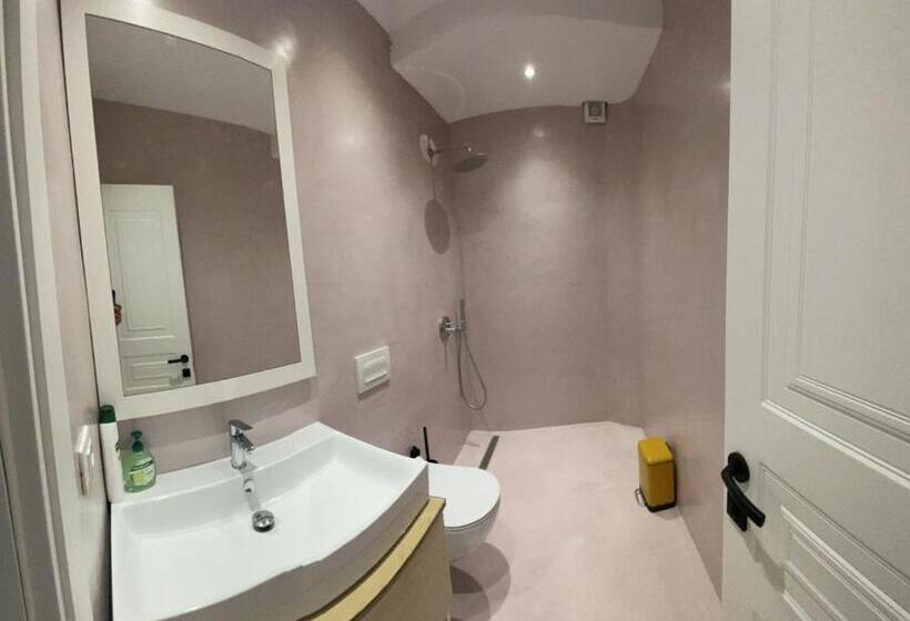 اتاق سوپریور, Luna