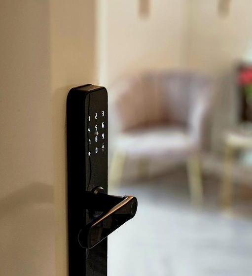 חדר סטנדרט נוף לאגם, Guesthouse Amberdi, Fly & Stay