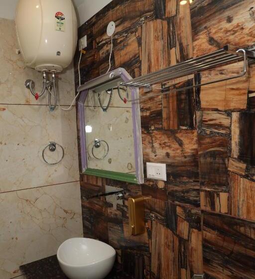 Стандартный Номер Кровать Кинг, Cordelia Inn By Devpaga Hotels Pvt Ltd