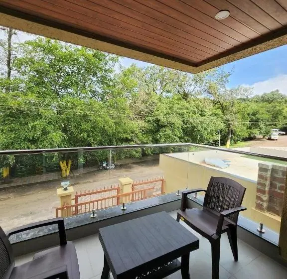 バルコニー付きシングルスタンダードルーム, Regal Panhala Residency