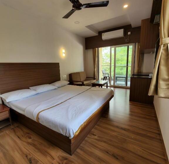 Номер Стандарт Индивидуальный с Балконом, Regal Panhala Residency