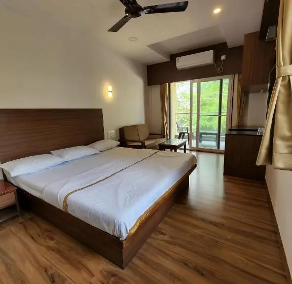 バルコニー付きシングルスタンダードルーム, Regal Panhala Residency