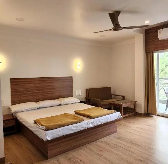 バルコニー付スイート, Regal Panhala Residency