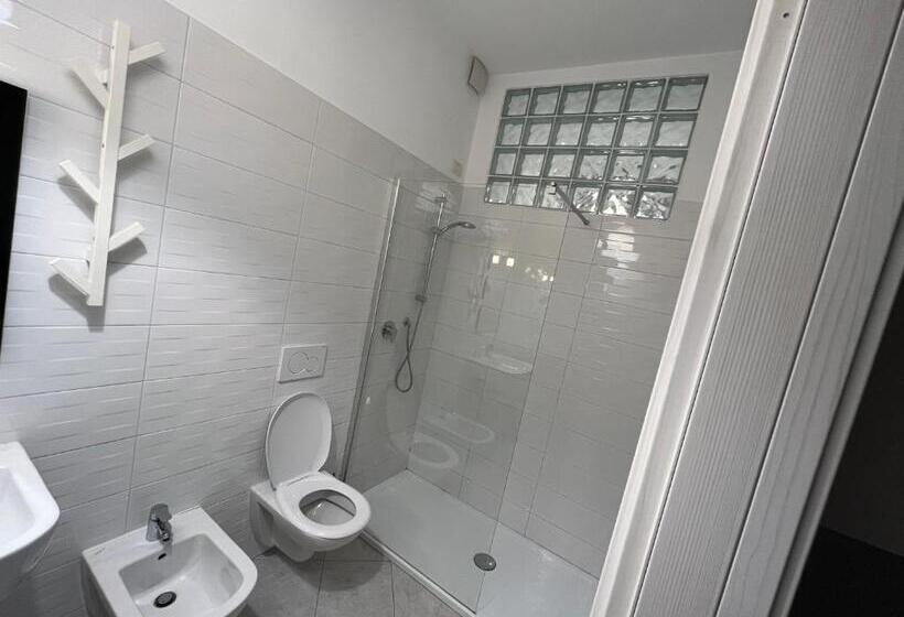 اتاق استاندارد با سرویس بهداشتی مشترک, Bergamo Automatic Rooms Self Check In
