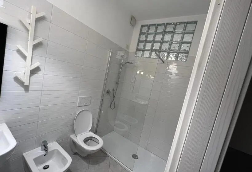 اتاق استاندارد با سرویس بهداشتی مشترک, Bergamo Automatic Rooms Self Check In