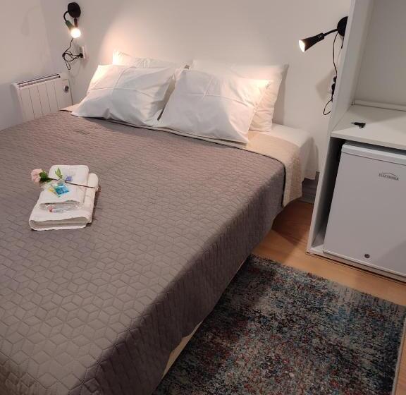 اتاق استاندارد سه تخته با سرویس بهداشتی مشترک, Vila Santa Cruz Guest House