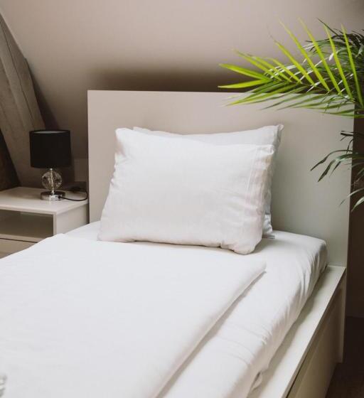 اتاق خانوادگی, Apartamenty Leszno