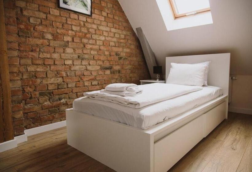 اتاق خانوادگی, Apartamenty Leszno