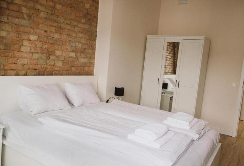 اتاق خانوادگی, Apartamenty Leszno