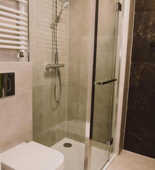 اتاق خانوادگی, Apartamenty Leszno