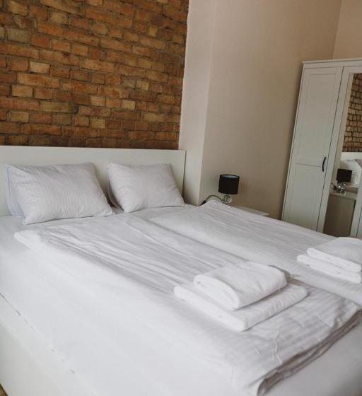 اتاق خانوادگی, Apartamenty Leszno