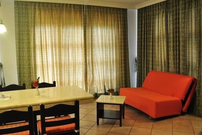 דירת חדר, Club Turquoise Apartments