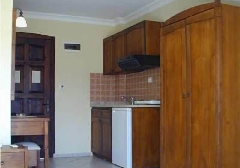 דירת חדר, Club Turquoise Apartments