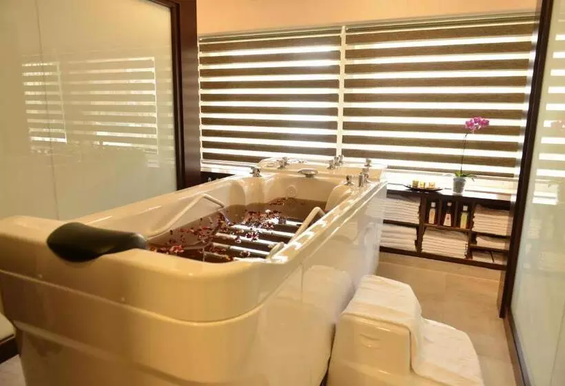 デラックスルーム, Ea Hotel Atlantic Palace