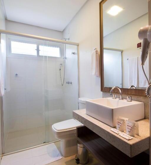 디럭스 트리플 룸, Bormon