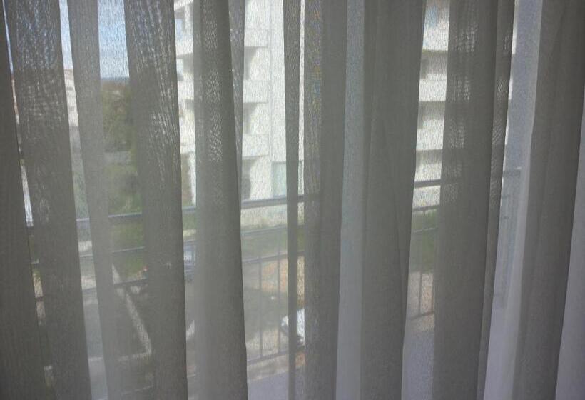 اتاق استاندارد, Dina