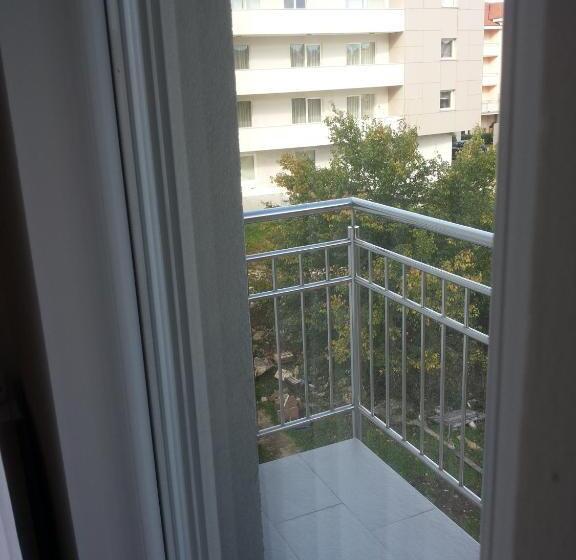 اتاق استاندارد, Dina